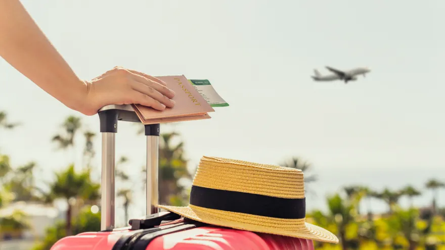 Bảo hiểm du lịch quốc tế: Giải pháp an toàn và điều kiện cần để thuận lợi xin visa