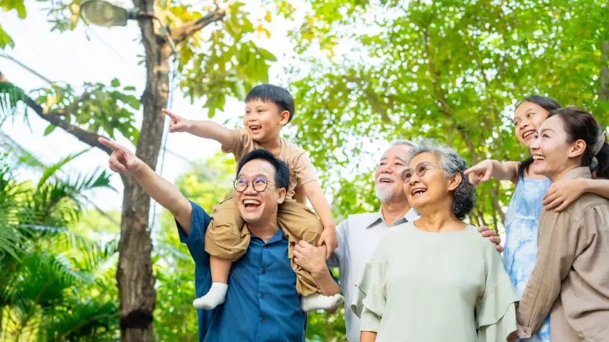 Giải pháp bảo hiểm sức khỏe Cathay Care cho bố mẹ và cả gia đình